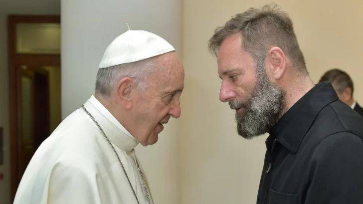 El sacerdote Juan Carlos Molina, cercano a CFK y el Papa Francisco, lidera la lista de candidatos de diputados en Santa Cruz