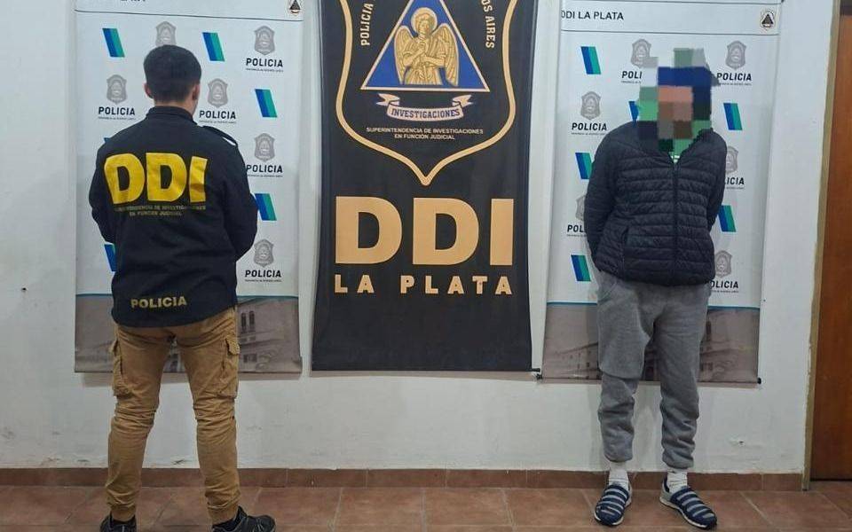 Detienen al acusado de dispararle a su pareja