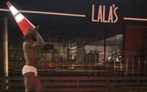 El rapero desnudo se declaró inocente