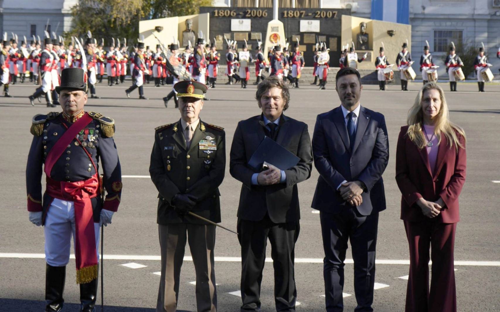 Los Milei, en el regimiento Patricios ubicado en Palermo