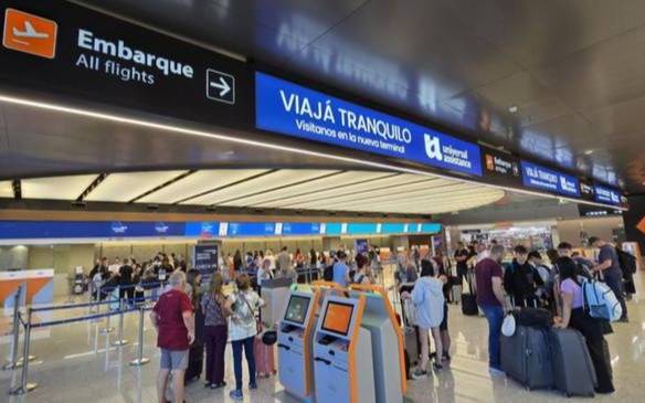 Récord de argentinos que viajaron al exterior