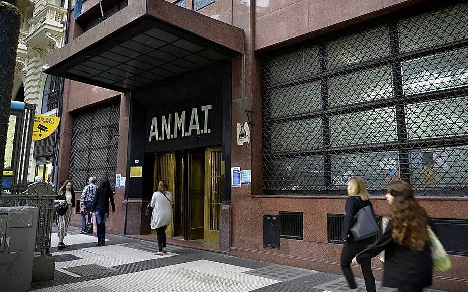 Funcionarios en la mira: allanan la ANMAT por la causa fentanilo