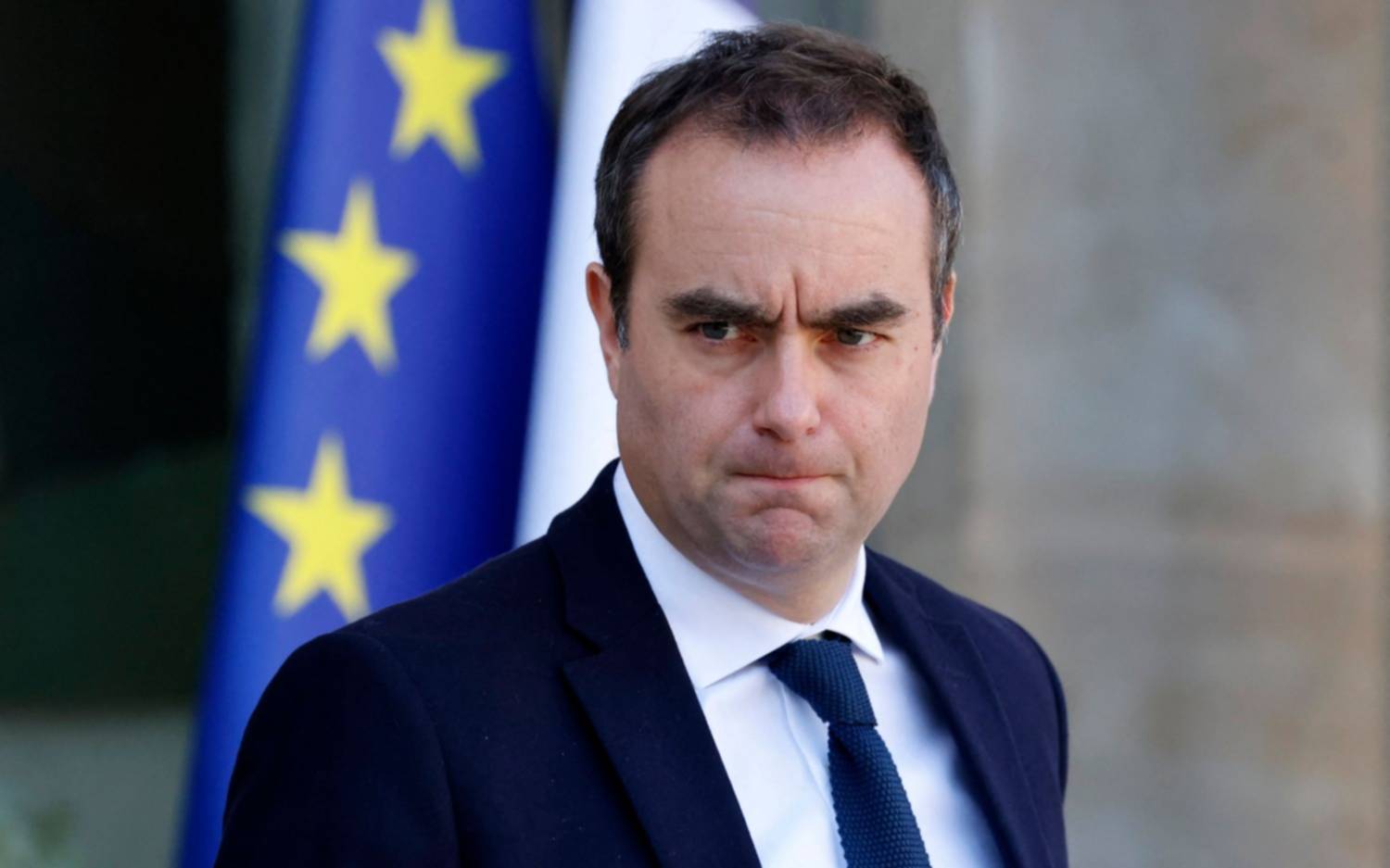 El titular de Defensa, nuevo premier de Francia