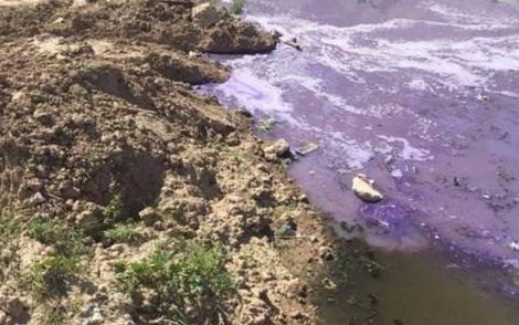Denuncian que hay vuelcos de la red cloacal al Arroyo Martín
