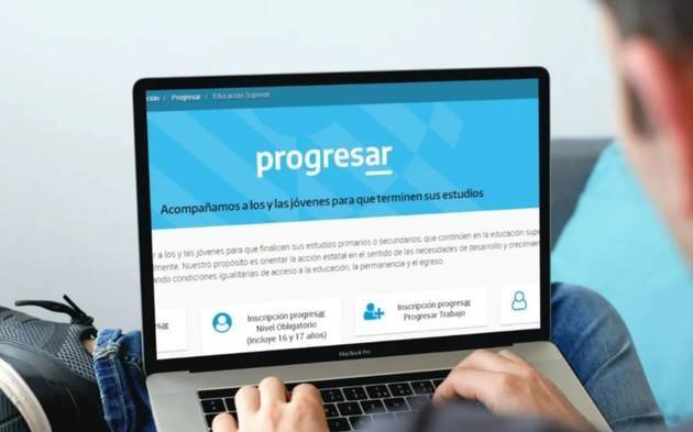 Dicen que recortaron el presupuesto de las becas Progresar