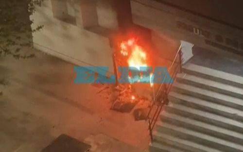 Económicas: incendio e incertidumbre por las clases
