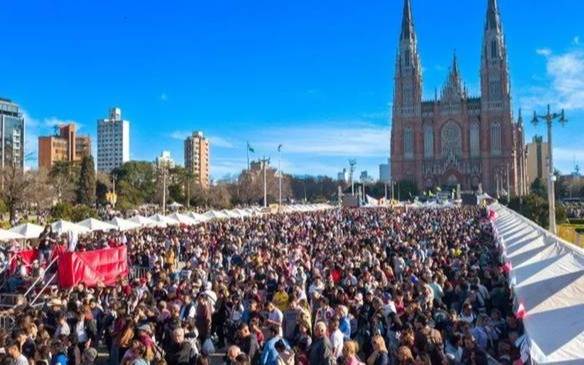 Por condiciones climáticas, reprogramaron el “Brazilian Day” de Plaza Moreno