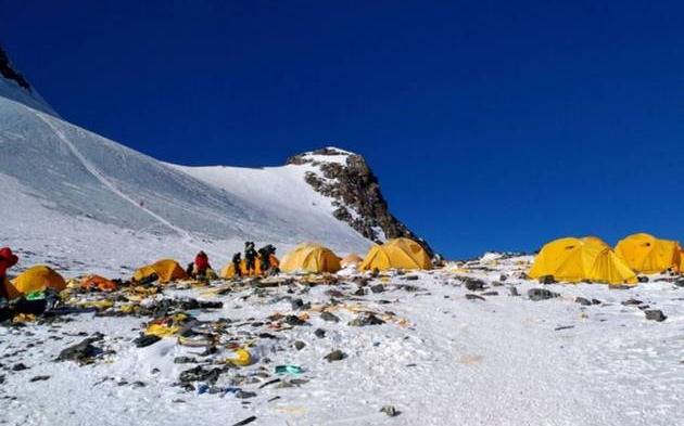 Drones van al ataque de la basura en el Everest