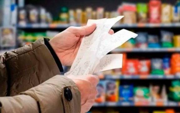 Para no ser pobre, una familia necesitó ganar por mes 1.176.852 pesos