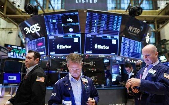 Wall Street tuvo un cierre dispar, pero con un récord para el Dow Jones