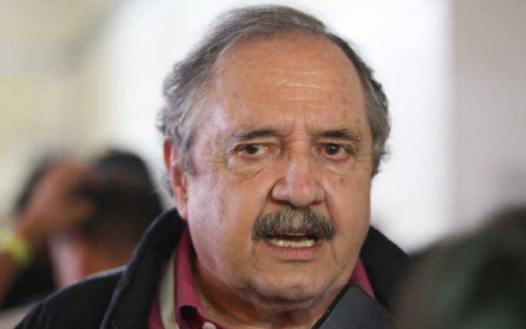 “El Presidente fue a EE UU con la cola entre las patas”