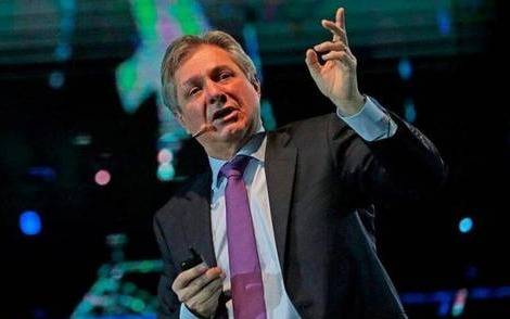 Enroque de funcionarios, con más poder para Caputo