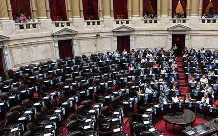 Negociaciones para postergar el debate del Presupuesto