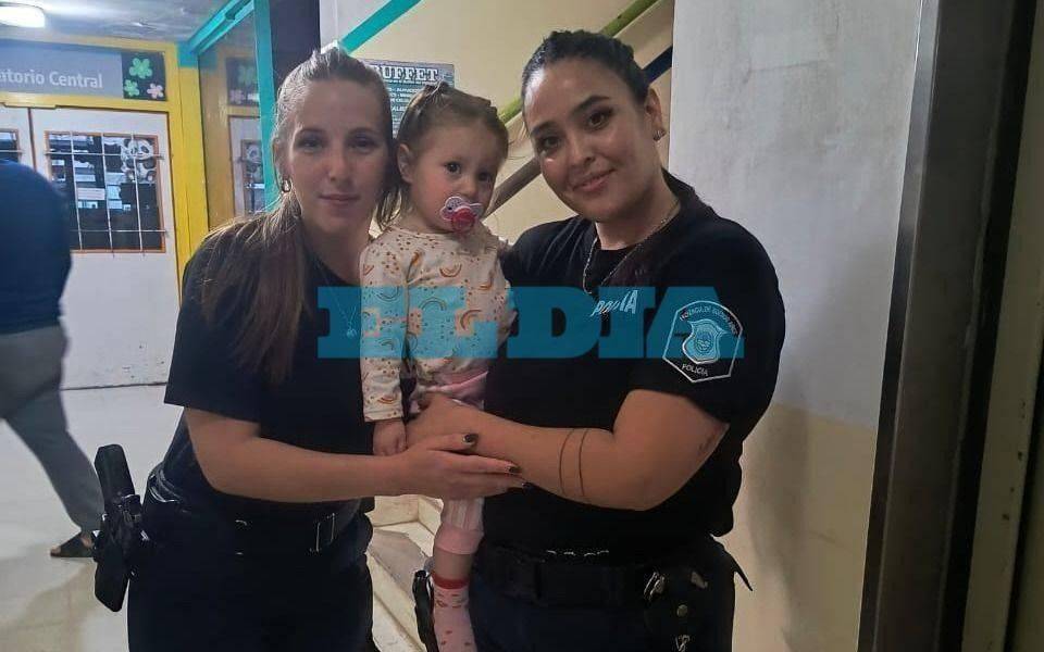 Policías salvaron la vida de una beba en La Plata