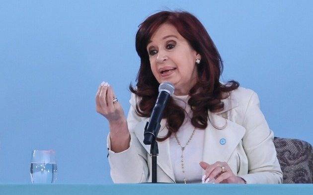 Cristina debe devolver lo que cobró de jubilación