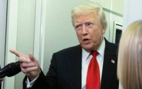 El mandatario acusa a los demócratas y la Casa Blanca dice que “no hizo nada malo”