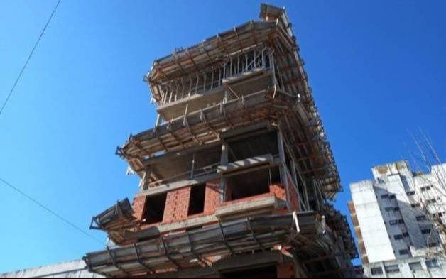 Constructores salen a rechazar la suspensión de trámites de obras