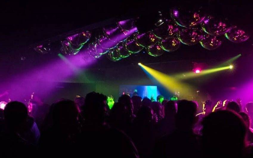 ¿“Centros culturales” que en realidad son boliches nocturnos?