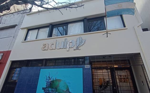 Docentes le reclaman un bono extra a la universidad local