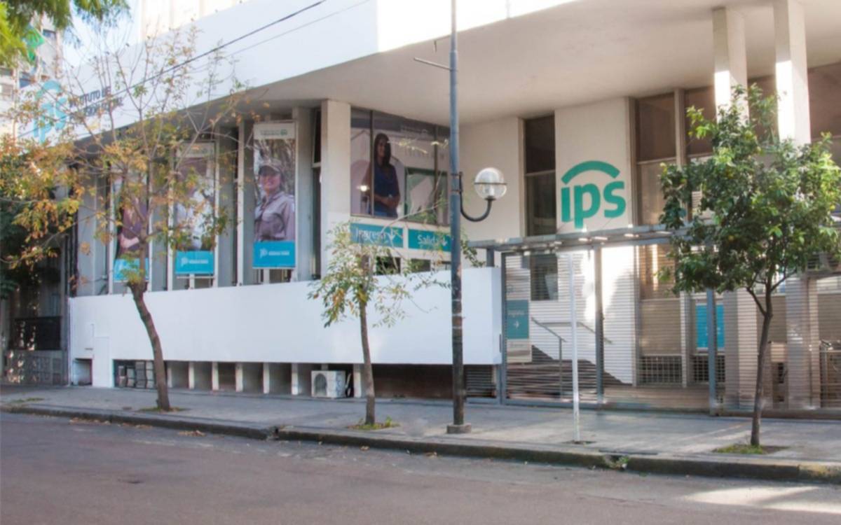 Guardia en el IPS por el aniversario platense