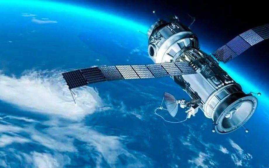 Telescopios “furiosos” por la cantidad de satélites