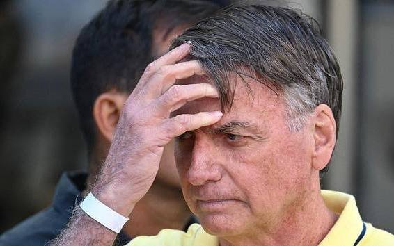 Bolsonaro designó como sucesor a su hijo Flávio