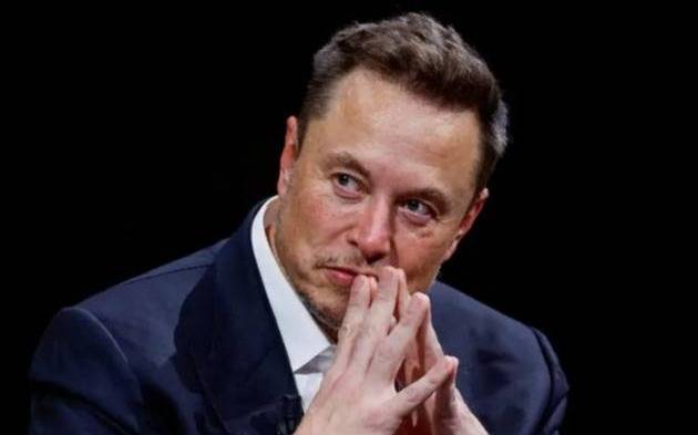 Una multa de 140 palos verdes para Elon Musk