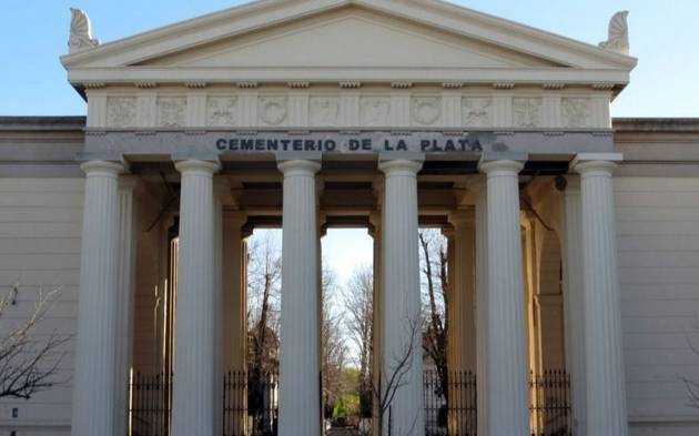 Un jubilado denunció que una bóveda familiar sufrió tres robos y daños