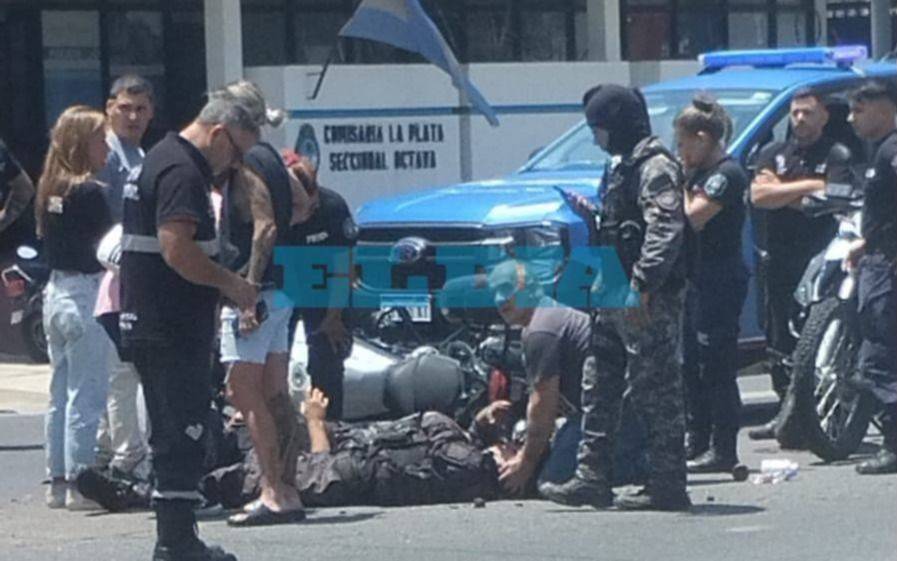 Dos policías heridos luego de un siniestro vial en 7 y 74