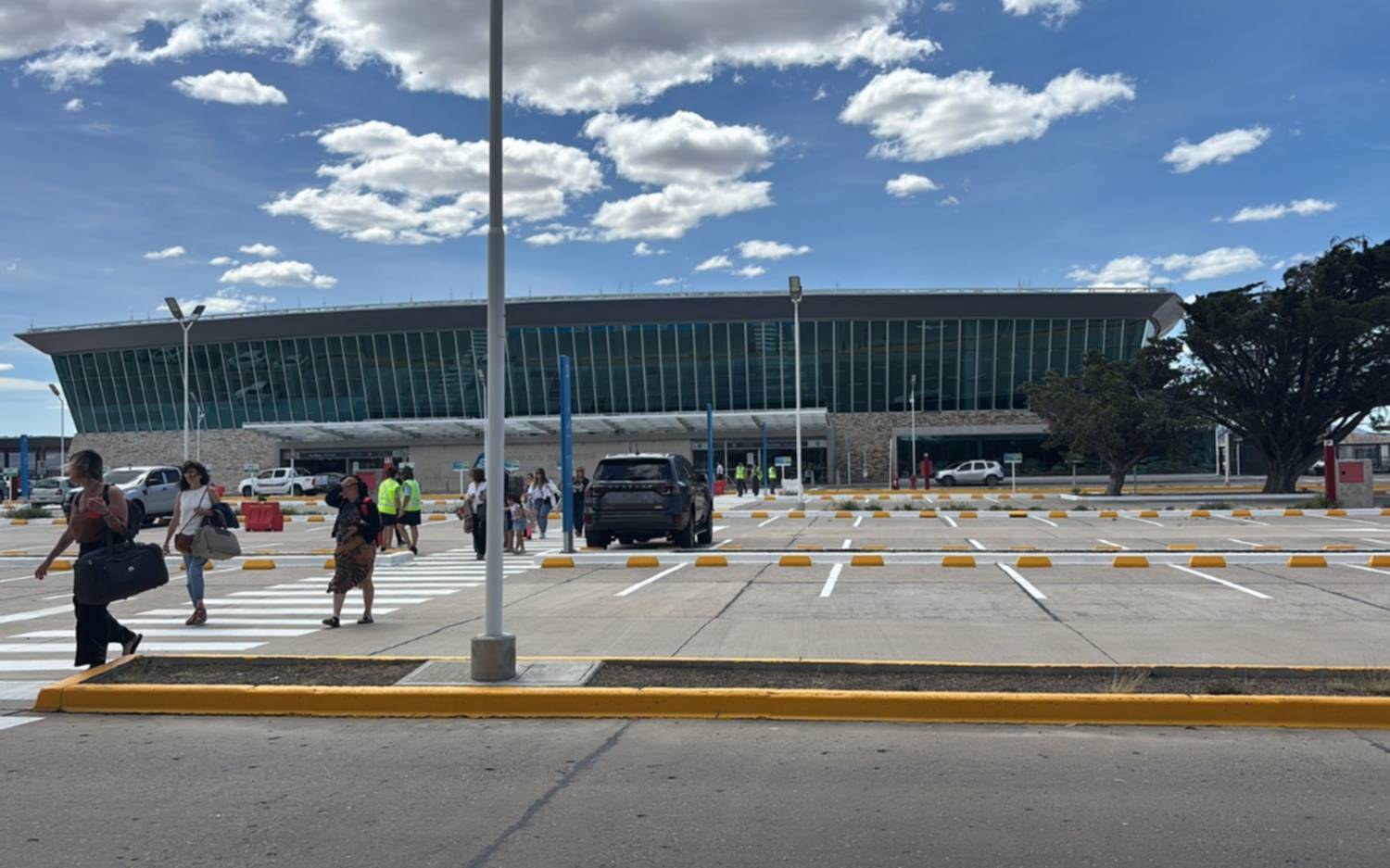 Aeropuerto de Comodoro evacuado por amenaza