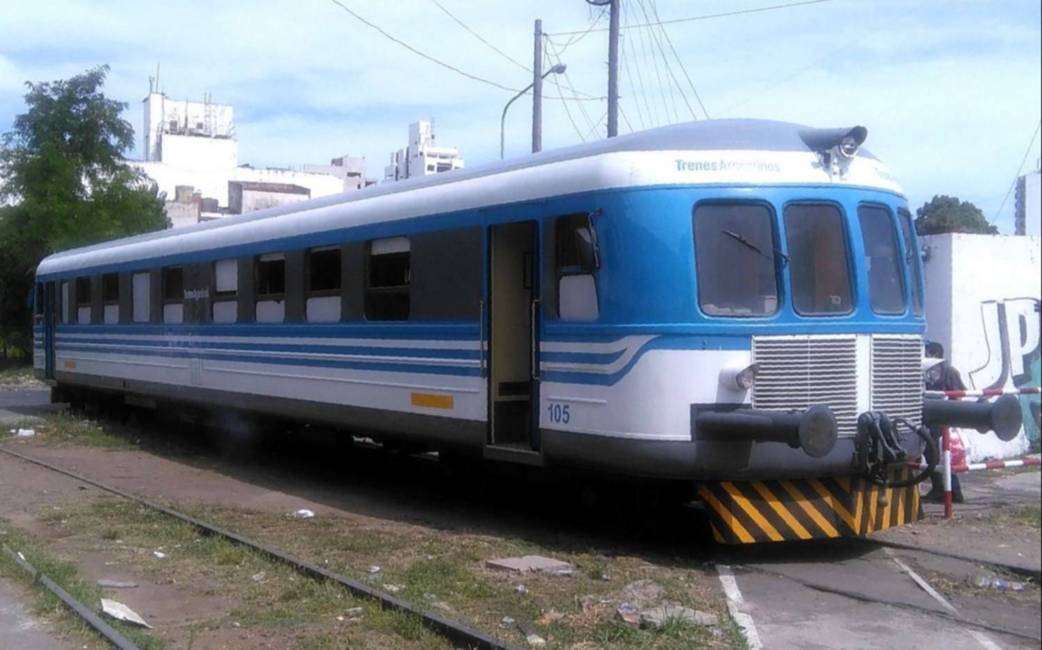 Pese a las obras en 44 y 1 garantizan el servicio del Tren Universitario