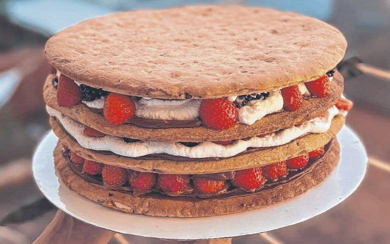 Dulce torta de tres pisos, por la chef Ale Casale