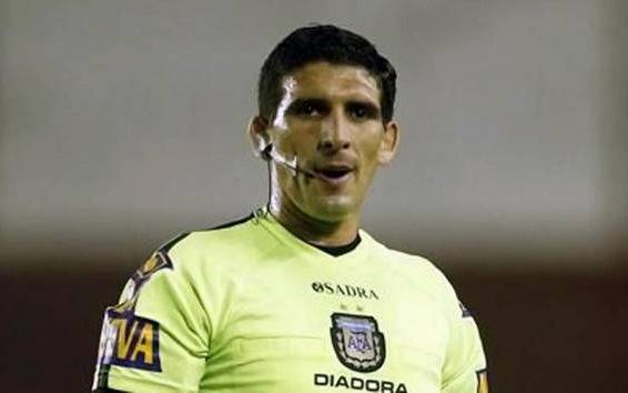 Hinchas agredieron al árbitro Andrés Merlos