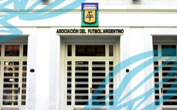 El Gobierno apunta a la AFA por sus balances