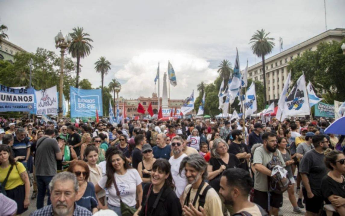 Demostración de fuerza en la calle de la CGT mientras siguen las negociaciones