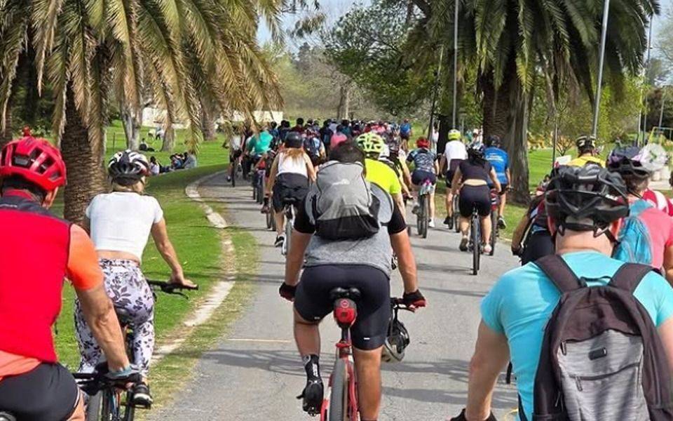 Inscriben para una bicicleteada histórica y solidaria en Tolosa