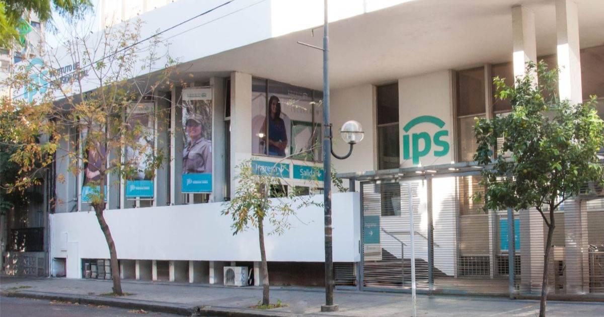 Alerta en colegios por el pase de trabajadores al IPS | El Dia