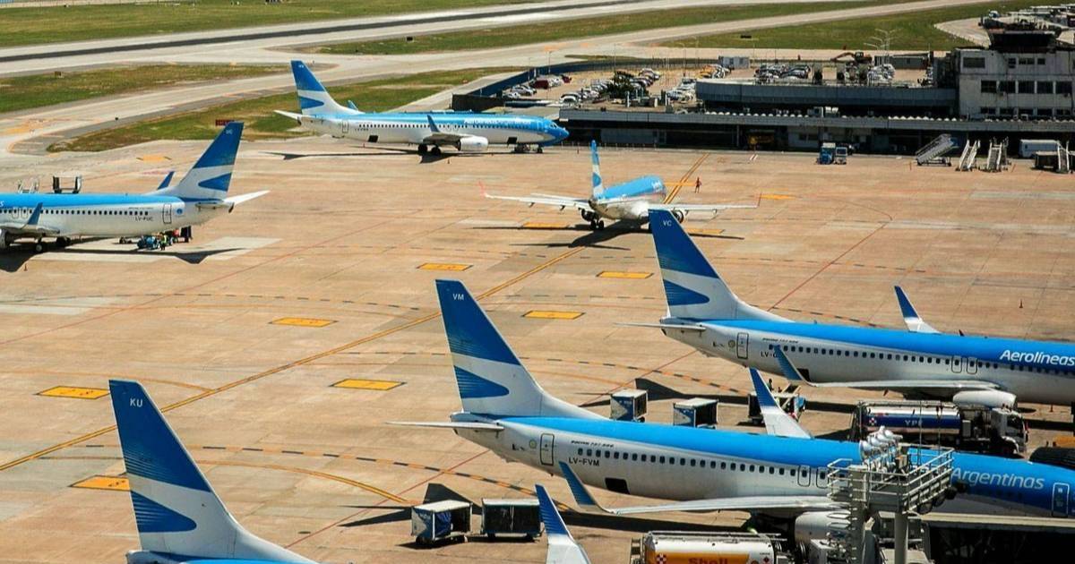 Suben los pasajes aéreos por aumento de una tasa | El Dia