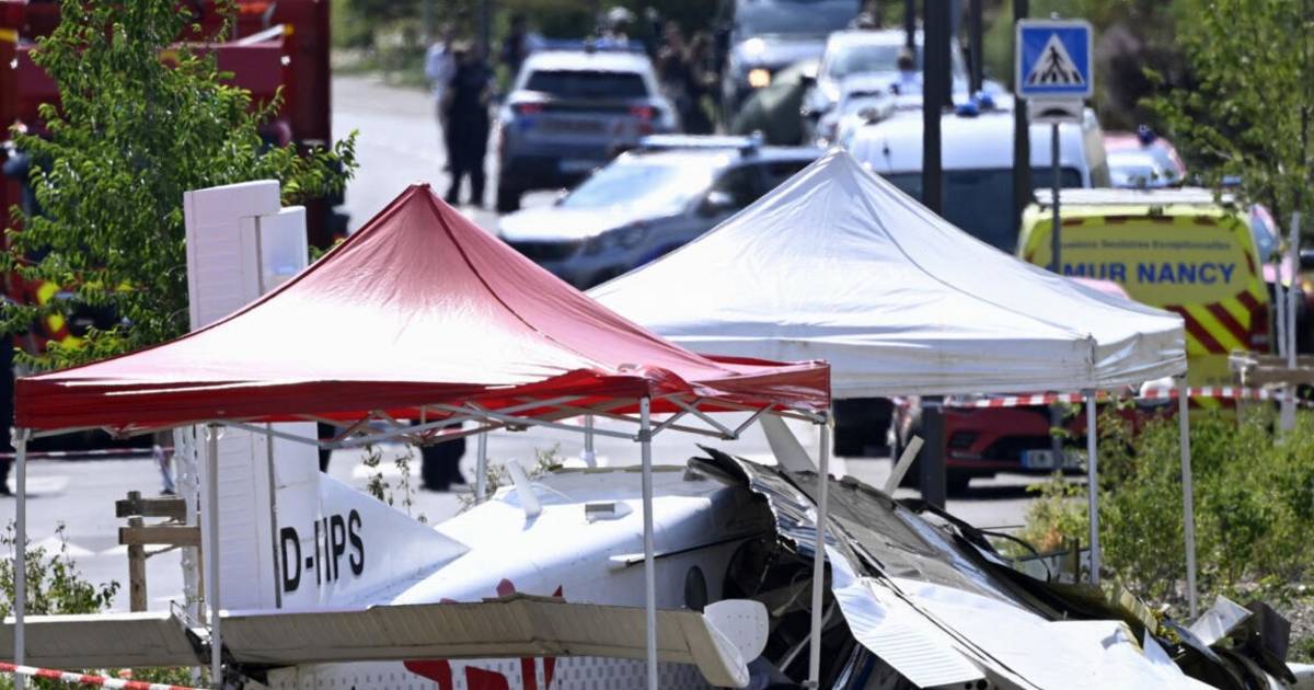Once muertos al estrellarse una avioneta de paracaidismo en Francia | El Dia