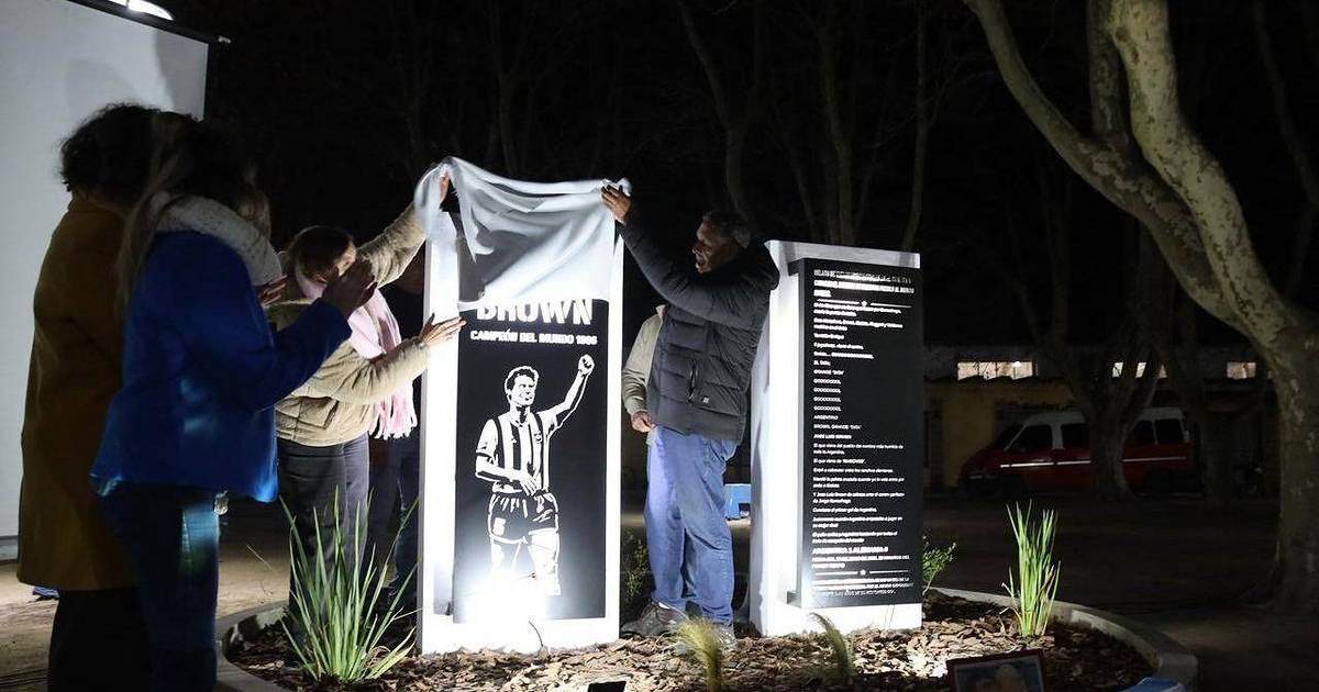 Ranchos homenajeó a una leyenda albirroja | El Dia