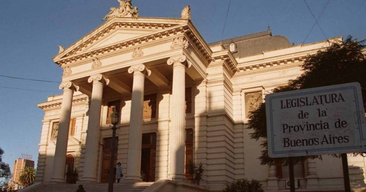 Acto de las instituciones por el 9 de Julio en el Jardín de la Legislatura | El Dia