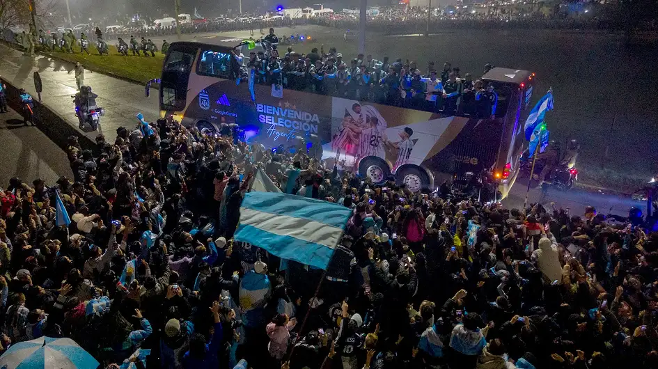 La emotiva bienvenida a la Selección en el país