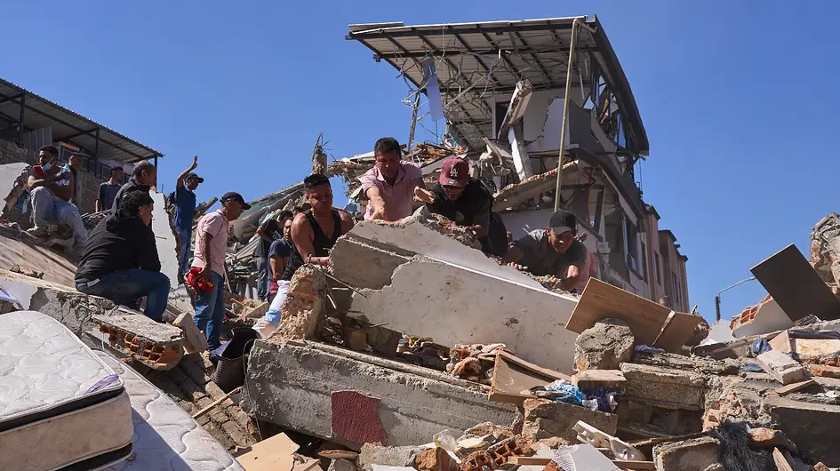 Las impactantes imágenes que dejó el terremoto de 7,4 en Colombia