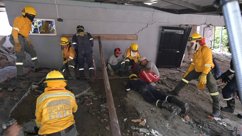 Las impactantes imágenes que dejó el terremoto de 7,4 en Colombia