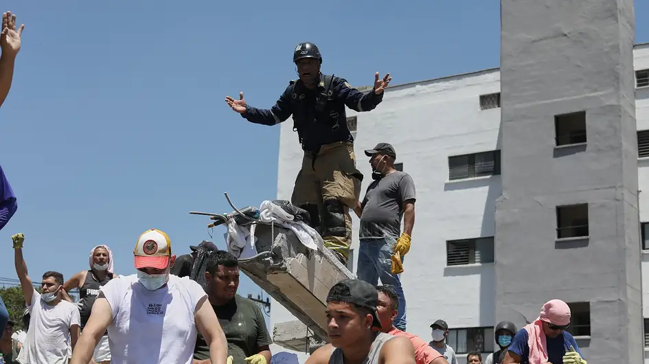 Las impactantes imágenes que dejó el terremoto de 7,4 en Colombia