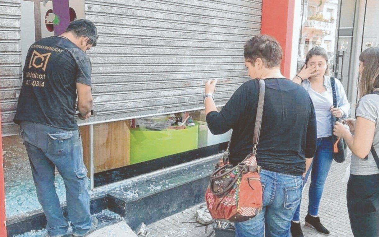 La Ciudad azotada por una ola de ataques vandálicos y asaltos violentos  a toda hora
