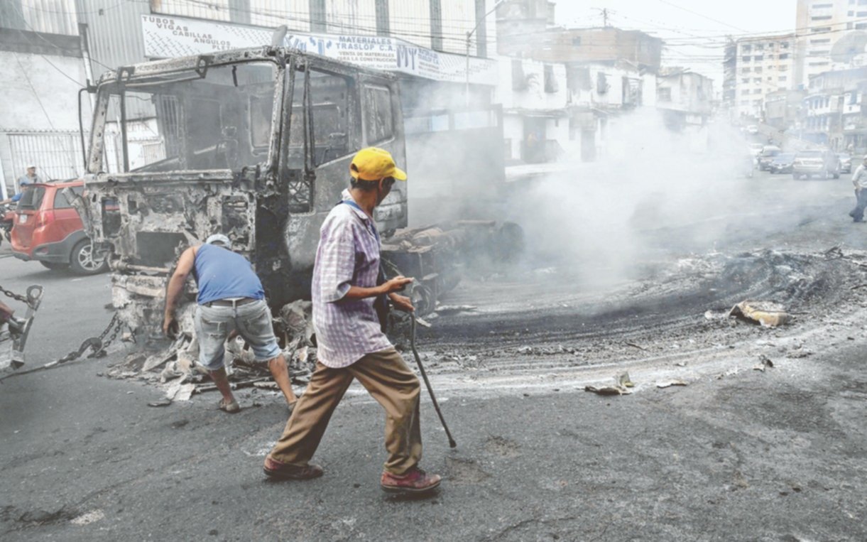 Suben a 26 los muertos en los disturbios que agitan a Venezuela