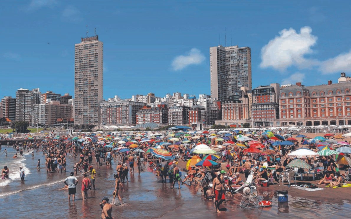 Mar del Plata se llena de turistas y ya vive clima de temporada
