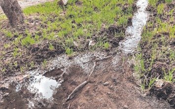 Hartos de reclamar por una pérdida de agua en 80, 12 y 13