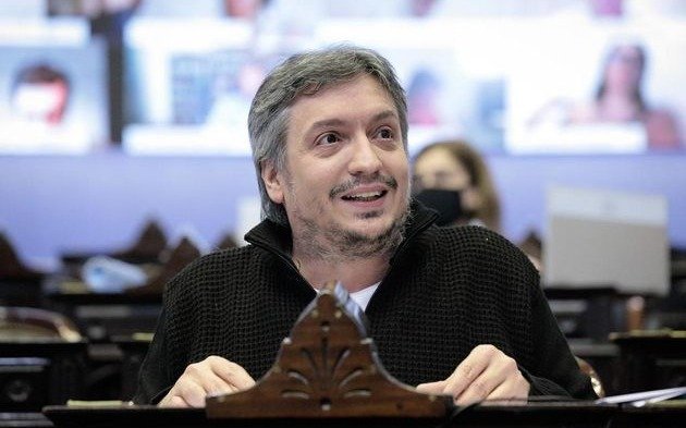 Máximo y el recuerdo de su abuela, con formato de duras críticas a un ministro